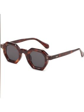 Stylish Tortoiseshell Sunglasses for women *NEW*